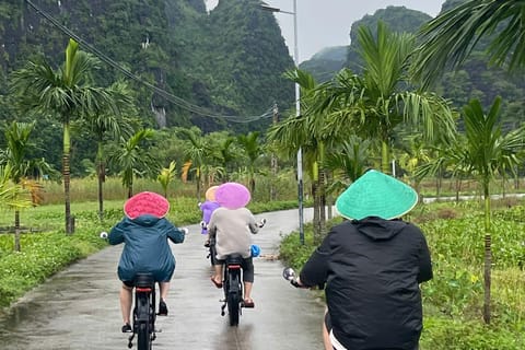 Electric Bike Tour – Countryside Experience